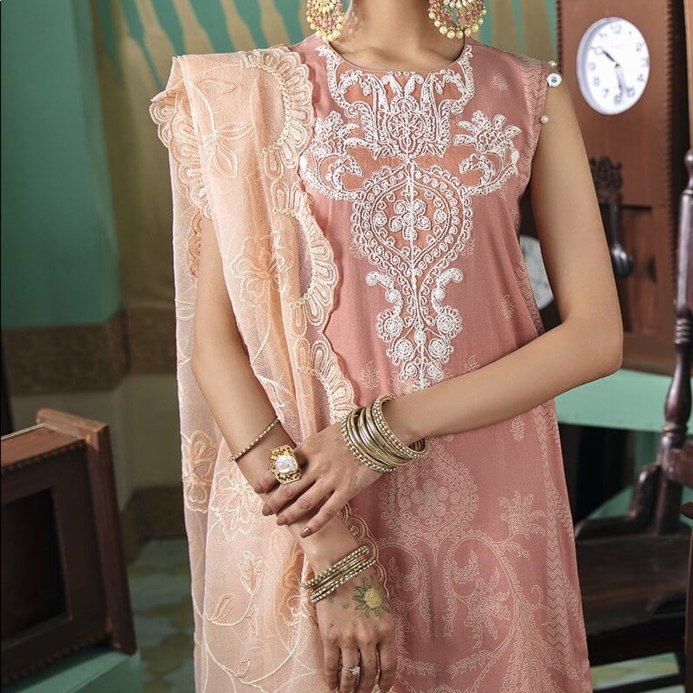 Pakistani Unstitched Suit - Picture 3 of 5
